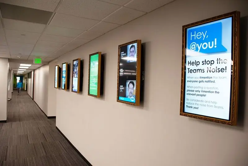 wall mount digital signage.webp
