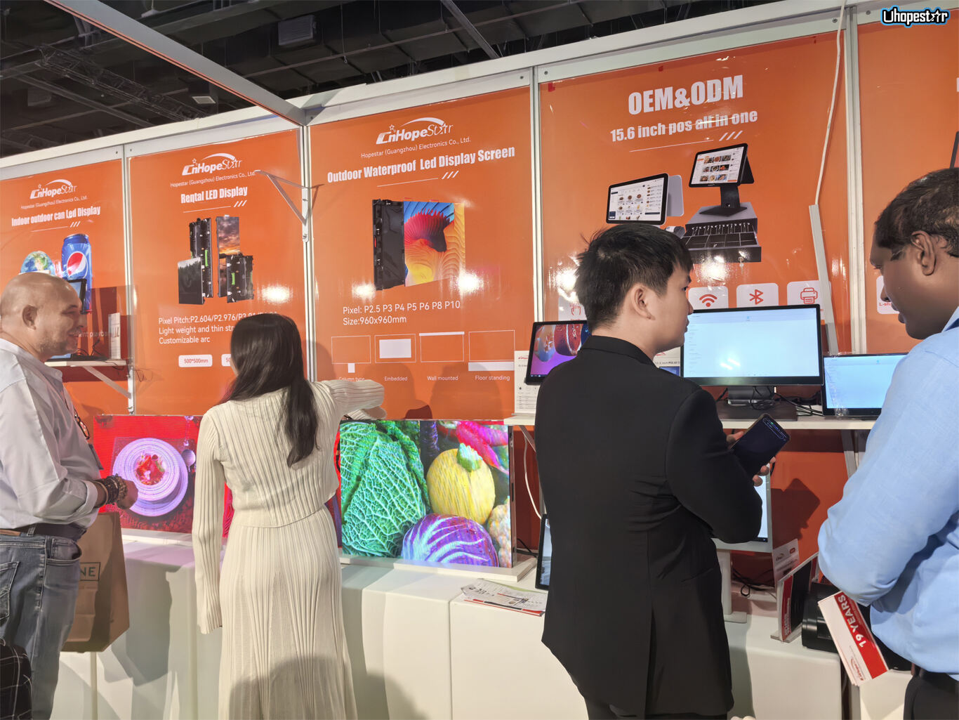 AES Dubai 2025: Soluções de Display Android Uhopestar Atraem a Atenção de Profissionais Internacionais do Setor