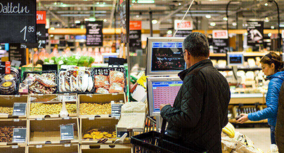 digital signage supermarkets.jpg