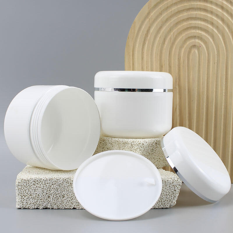 How Do HDPE Bottles Withstand Extreme Temperatures and Impacts?