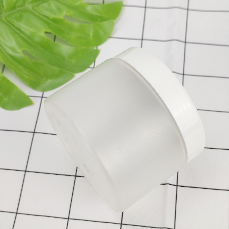 How a Custom Plastic Jar Supplier Can Provide Tailored Packaging