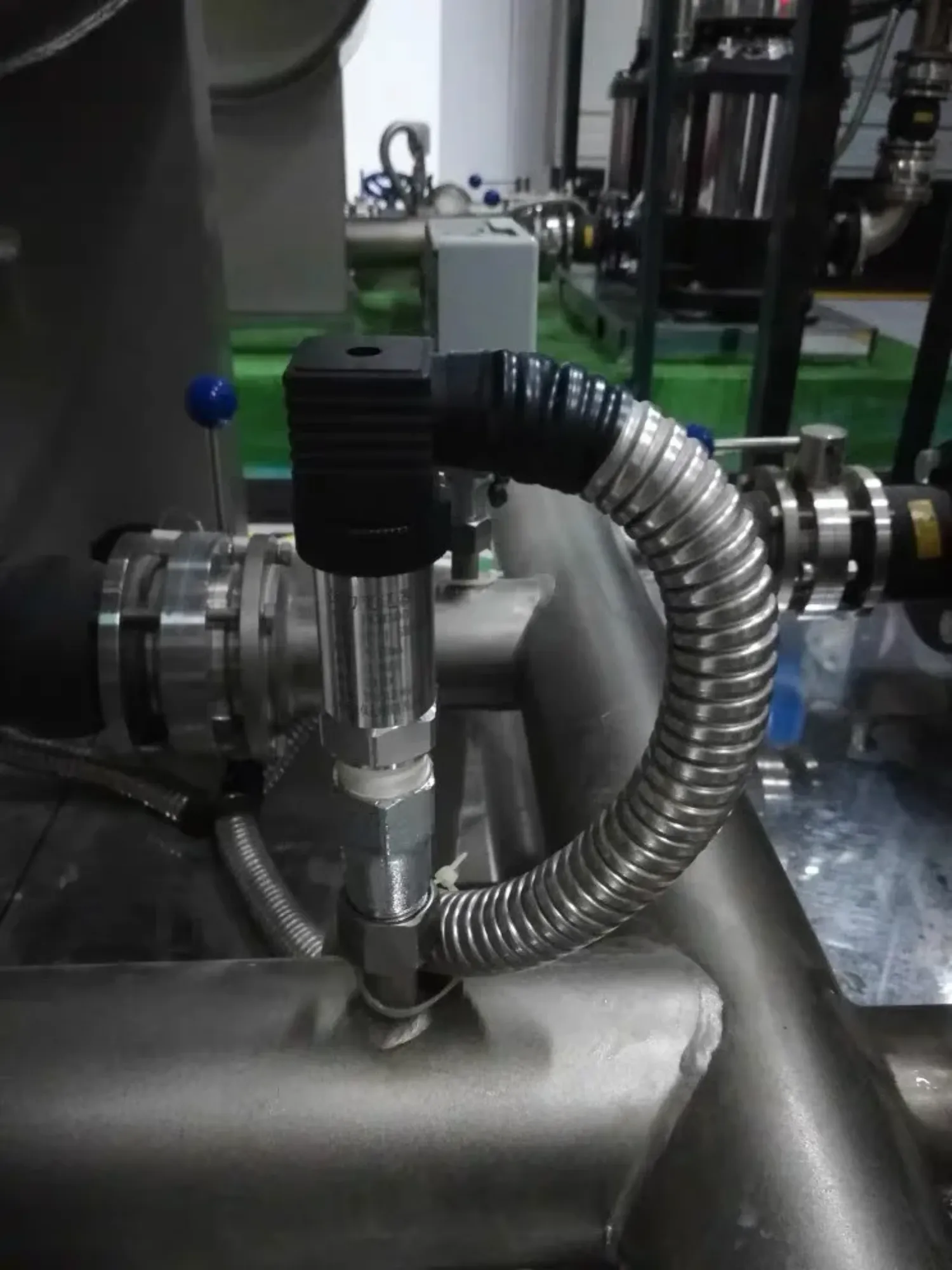 How Pressure Sensors Help Monitor Fluid Systems in Industrial Equipment