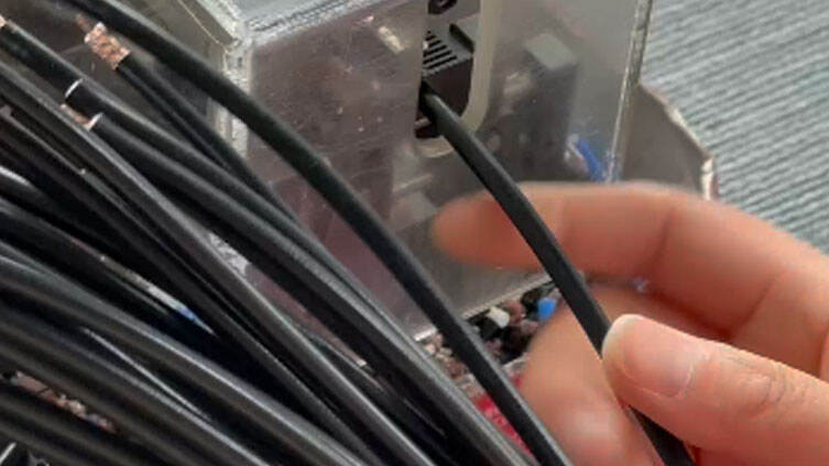 Publiczny dwugłowy złączy SHV o wysokim napięciu 5000 V z kablem RG58 firmy Wotong Machinery