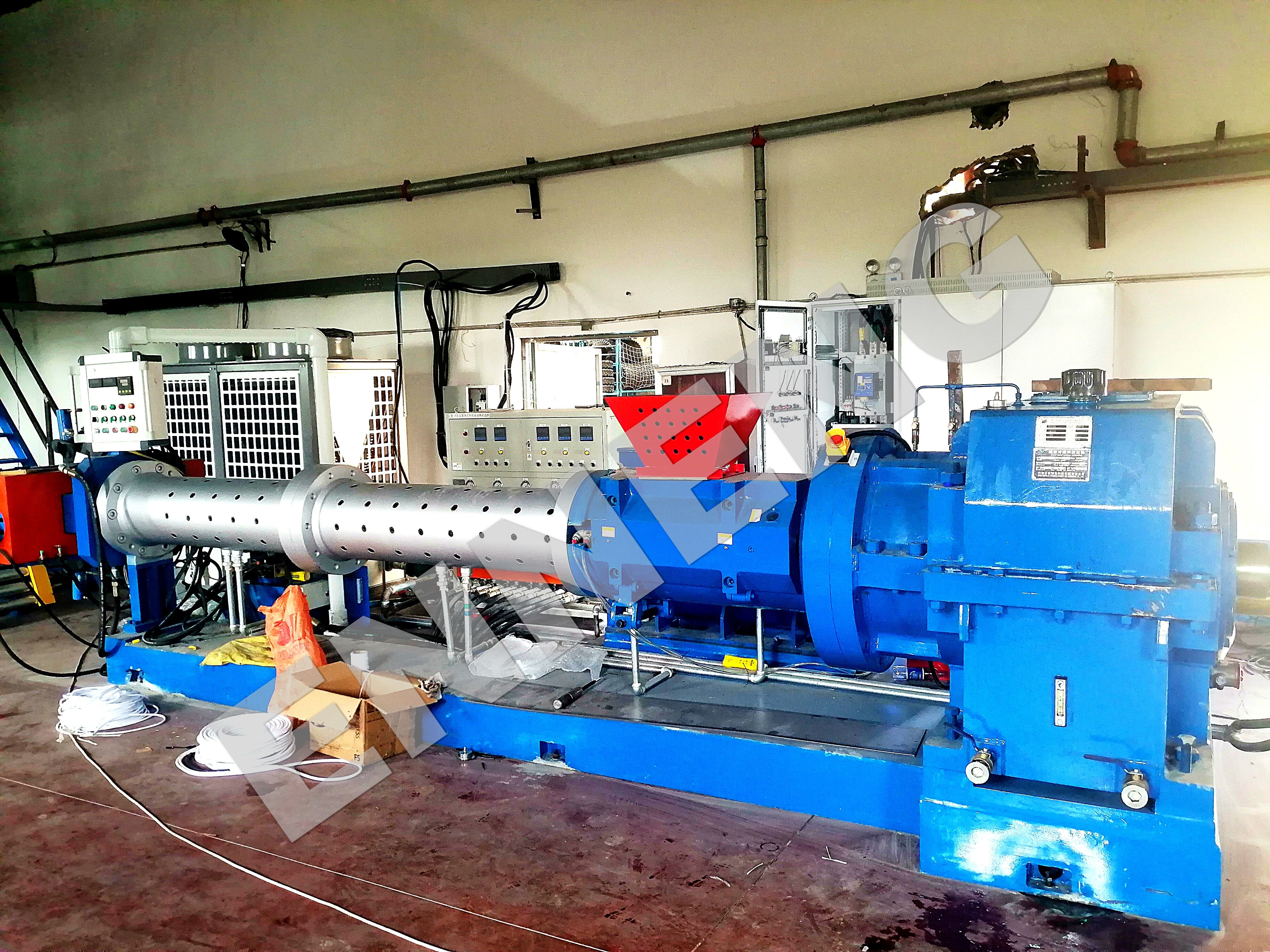 Chemical batch distillation facilities deploy the Retrofit Induction to PMSM conversion on reactor agitators to cut electrical consumption under variable viscosity loads.