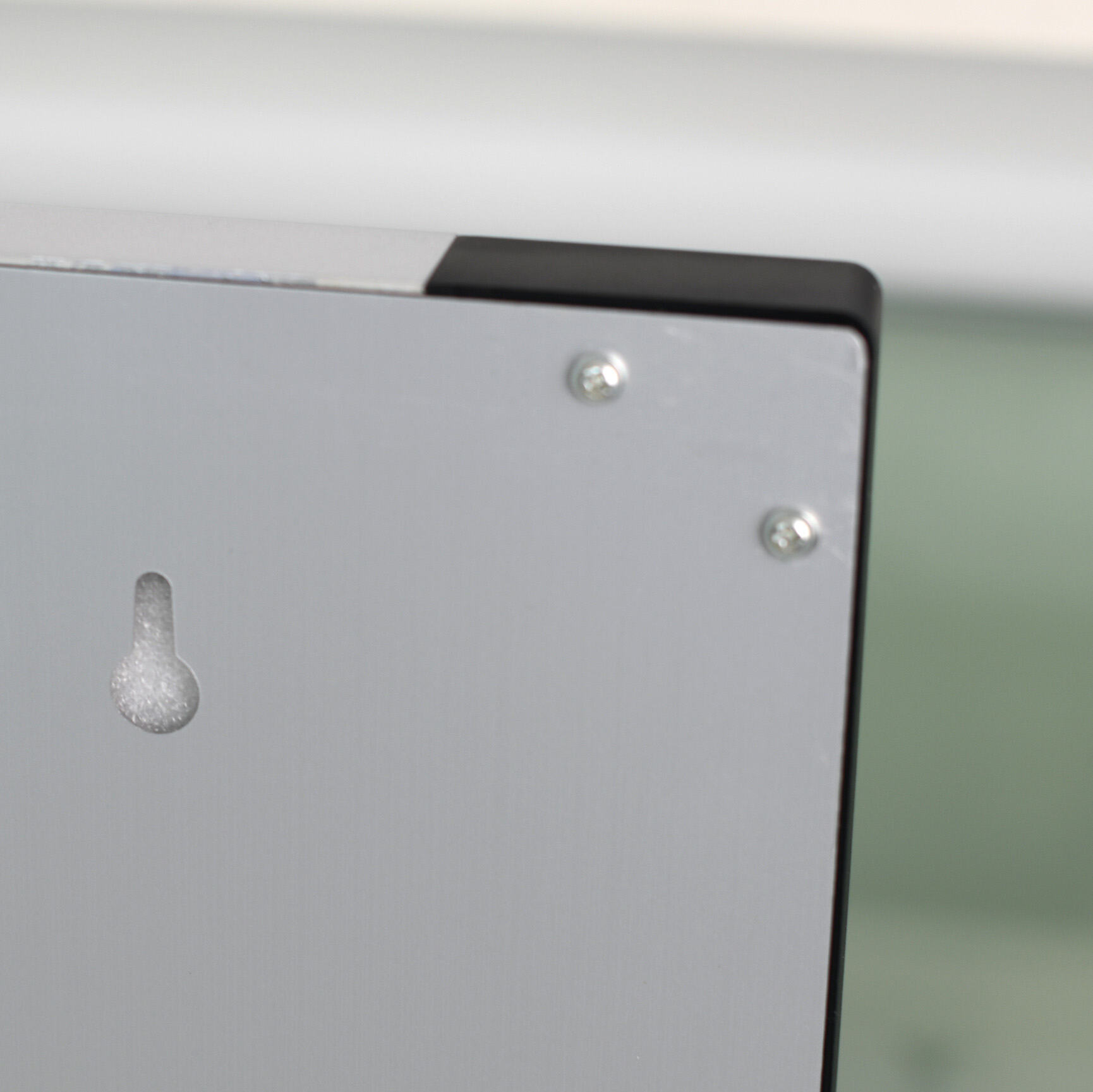 Transmisi Cahaya Maksimal dengan LED