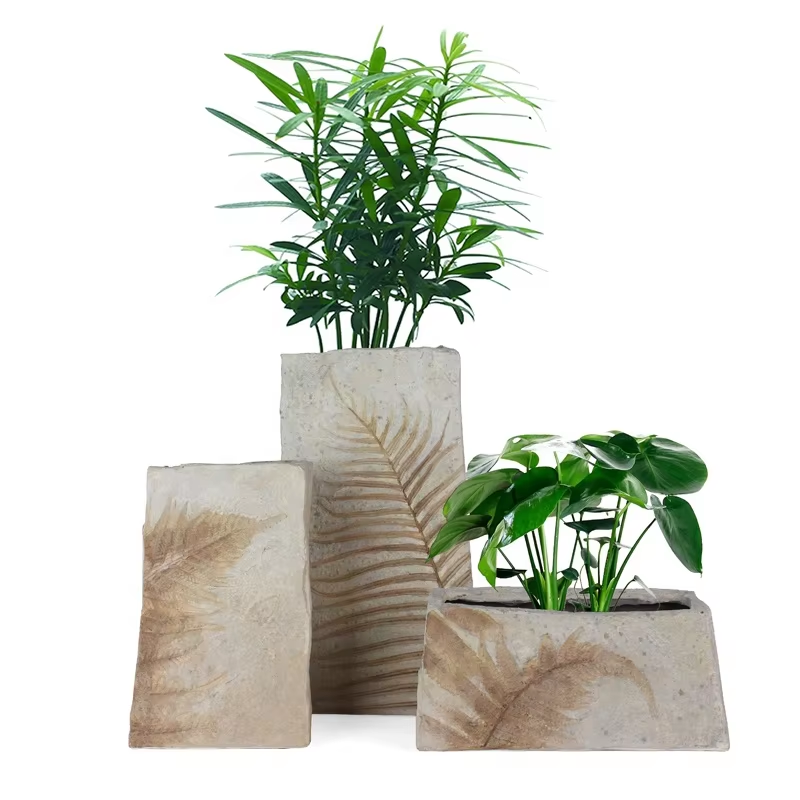 Entdecken Sie exquisite Vintage-Keramik-Blumenvasen für Ihre Wohnraumgestaltung