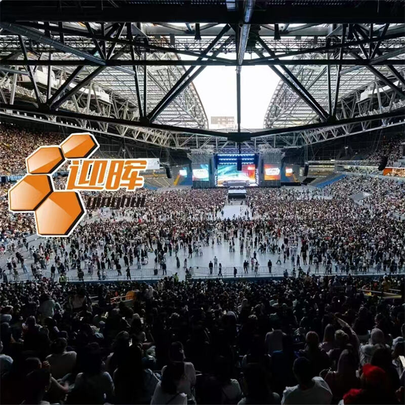 ua hānau ʻo N02 i kahi hōʻike ma ka Astana Stadium ma Kazakhstan, i loko o 10,000 mika kūkākū (square meters).