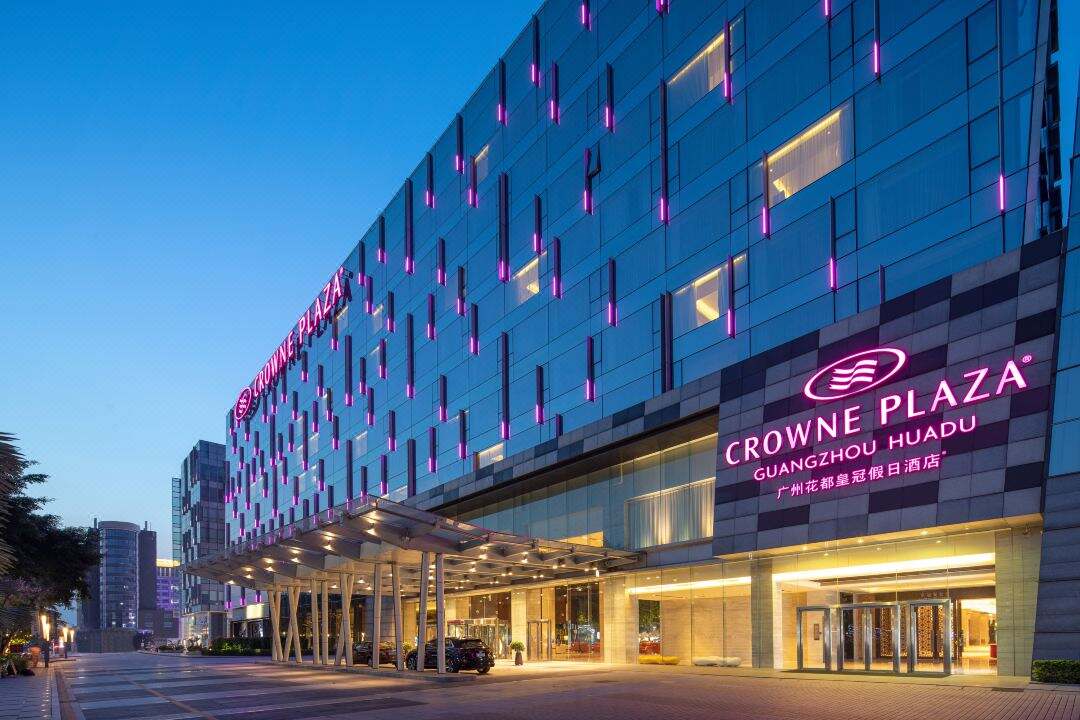 Elevates the Crowne Plaza Huadu with Bespoke Design Solutions