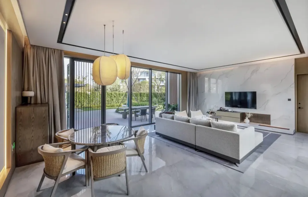 مشروع سوتشو ماريوت للشركة - غرفة جناح