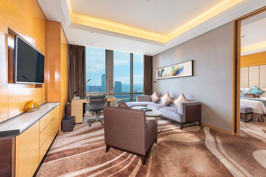 Wyndham Grand Shenzhen Suite Room