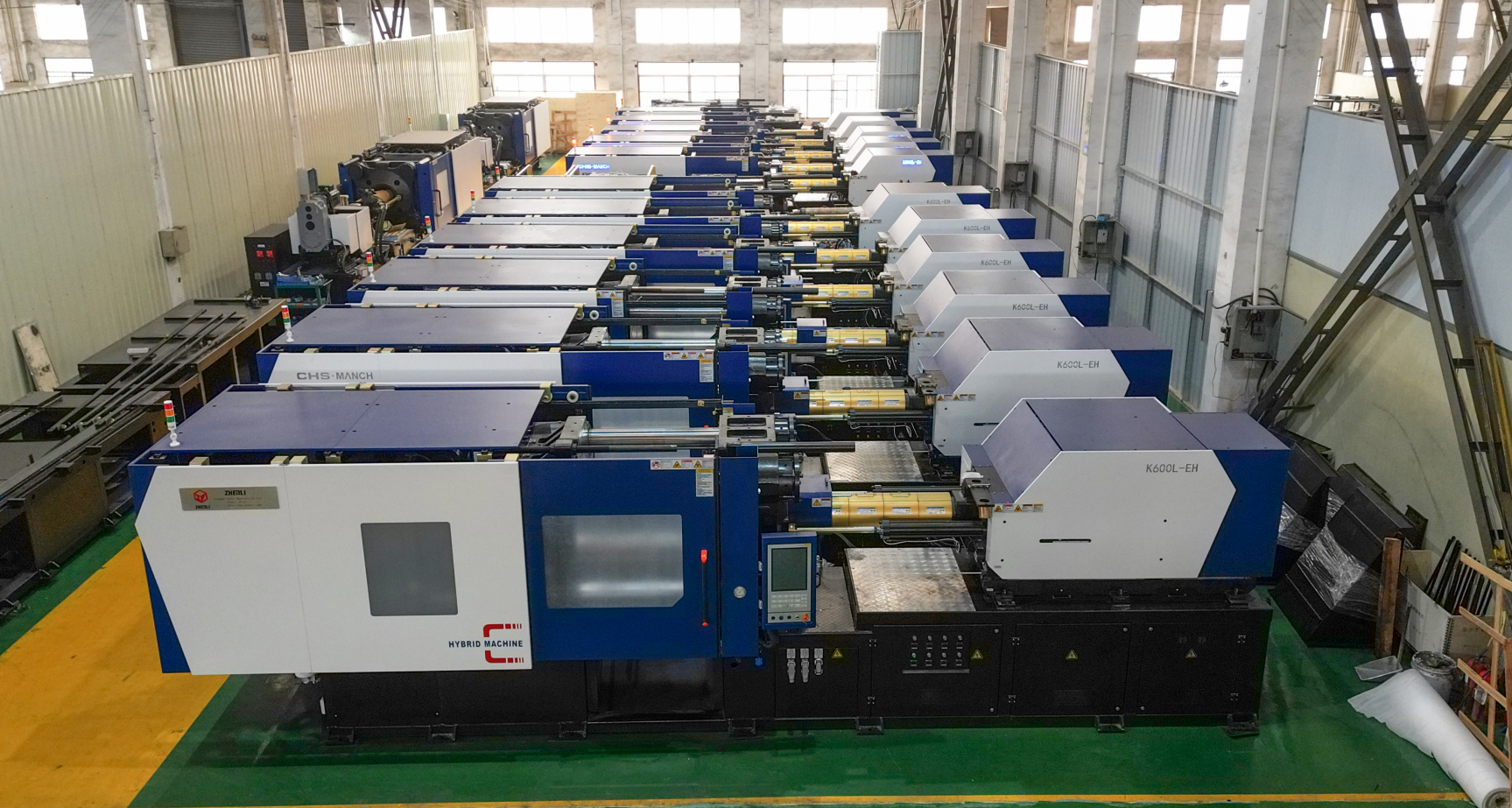 Which plastic molding machine ensures stable production?
