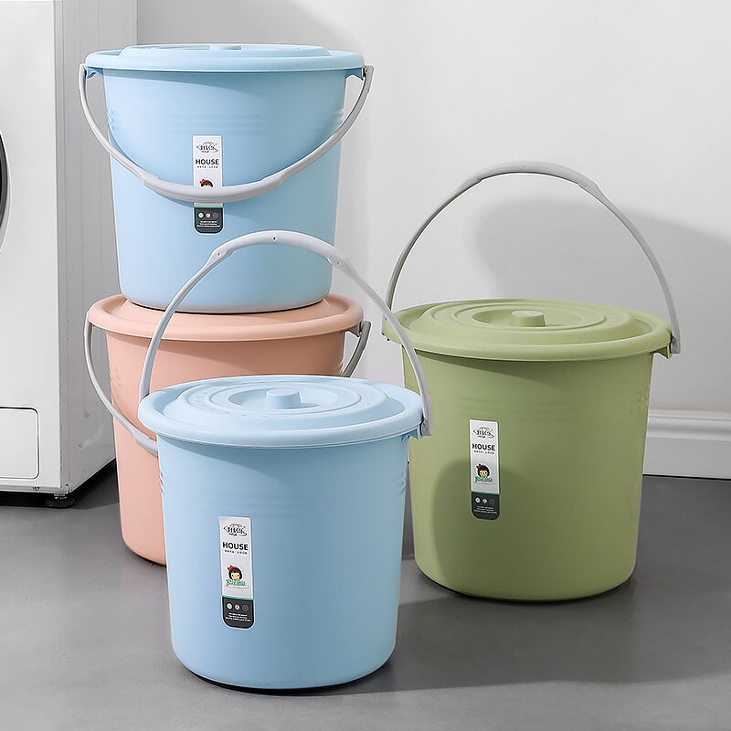 Atraskite permatomų plastikinių kibirių įvairovę