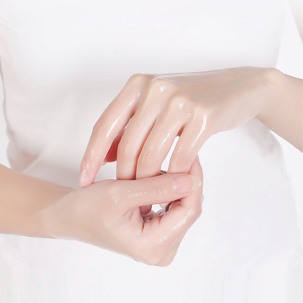 Почему стоит выбрать рукавицы-маски для ежедневного ухода и увлажнения рук?