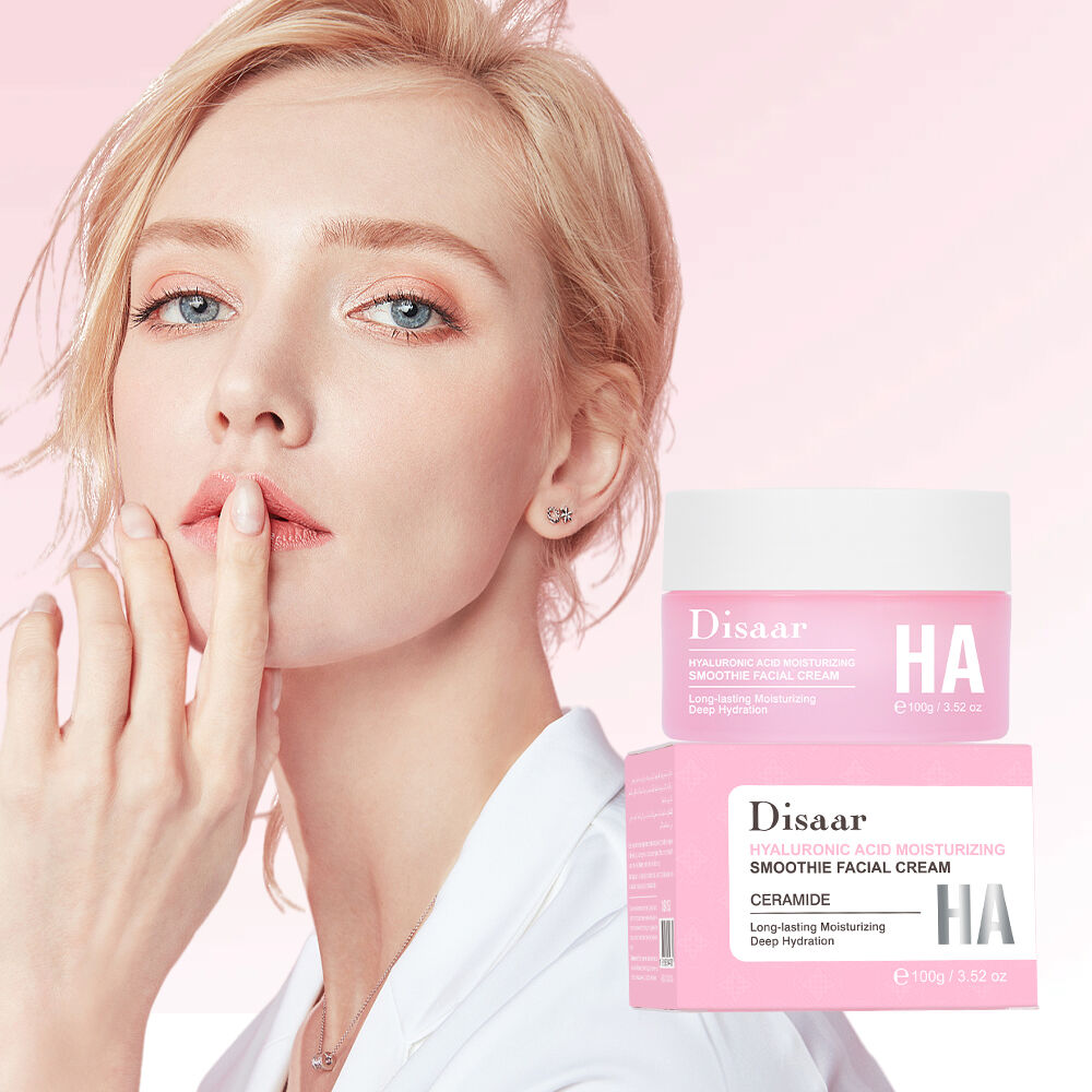 フェイスクリームはどのようにして肌の保湿と弾力を効果的に改善できるのでしょうか？