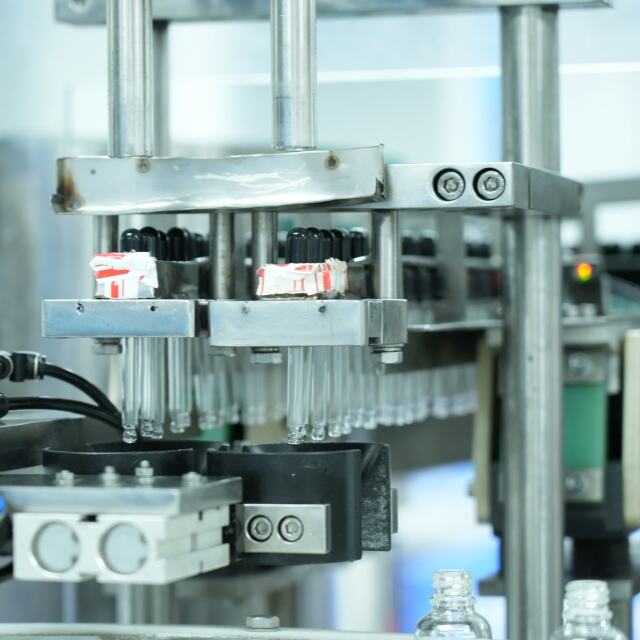 スキンケア製造業者と直接取引することが、なぜ競争上の優位性をもたらすのか？