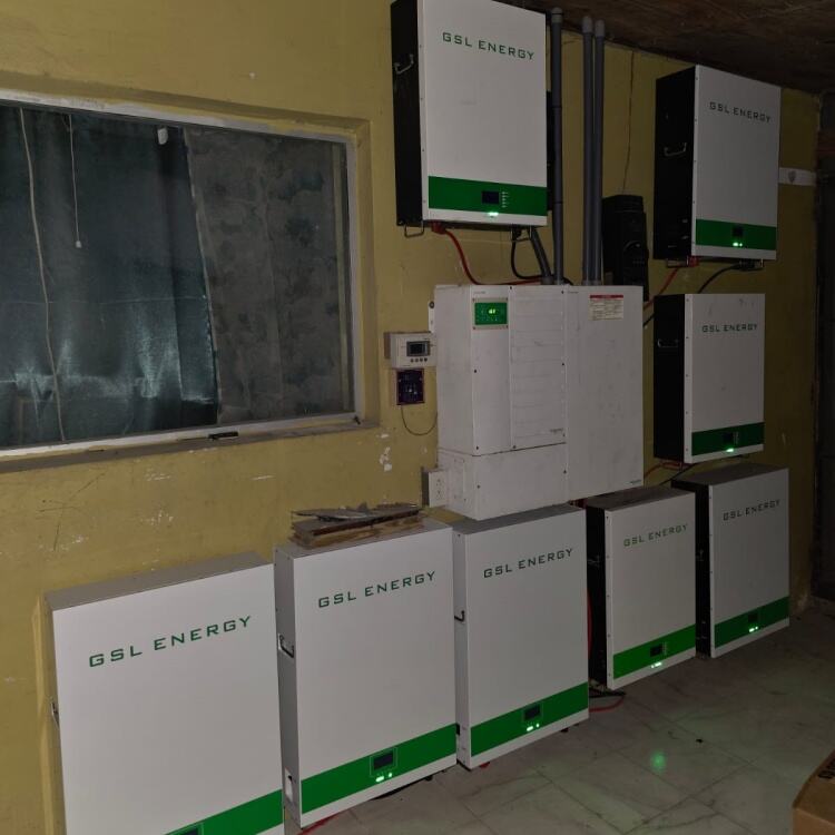 نظام تخزين البطاريات المثبت على الحائط من GSL ENERGY بسعة 80 كيلوواط في جزر البهاما