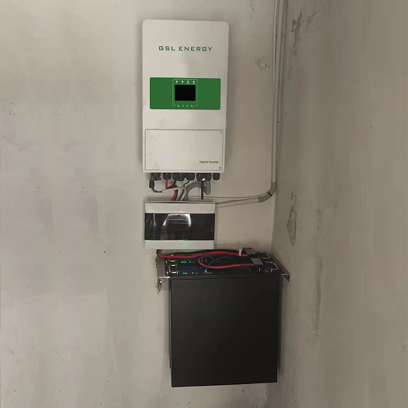 Inversor fuera de red GSL ENERGY de 5 kVA y sistema de batería Lifepo4 de 40 KWH en Líbano