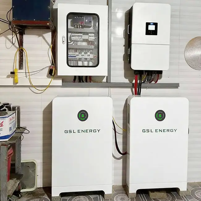 Vloerstaande thuisbatterijinstallatie in Vietnam | 28 kWh met Deye-omvormer