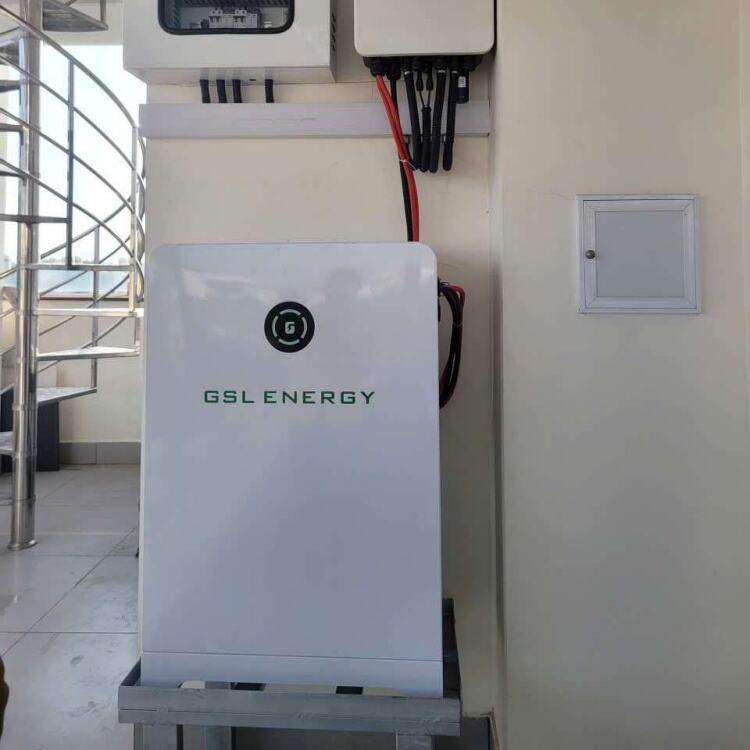 Suiteáil GSL ENERGY Dhá Bhaitearí LiFePO4 Baile 14.34kWh IP65 Fóirte agus Neamhchabhraithe i Vítneam