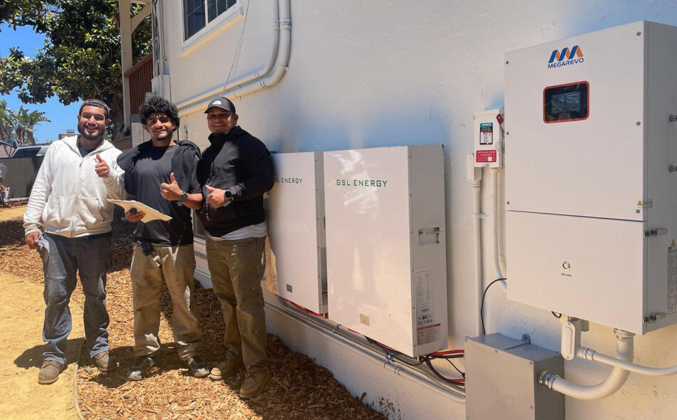GSL 28kWh IP65 Muurgebaseerde Lithium-Ion Batterysisteem Suksesvol Geïmplementeer in 'n Villa in Alaska