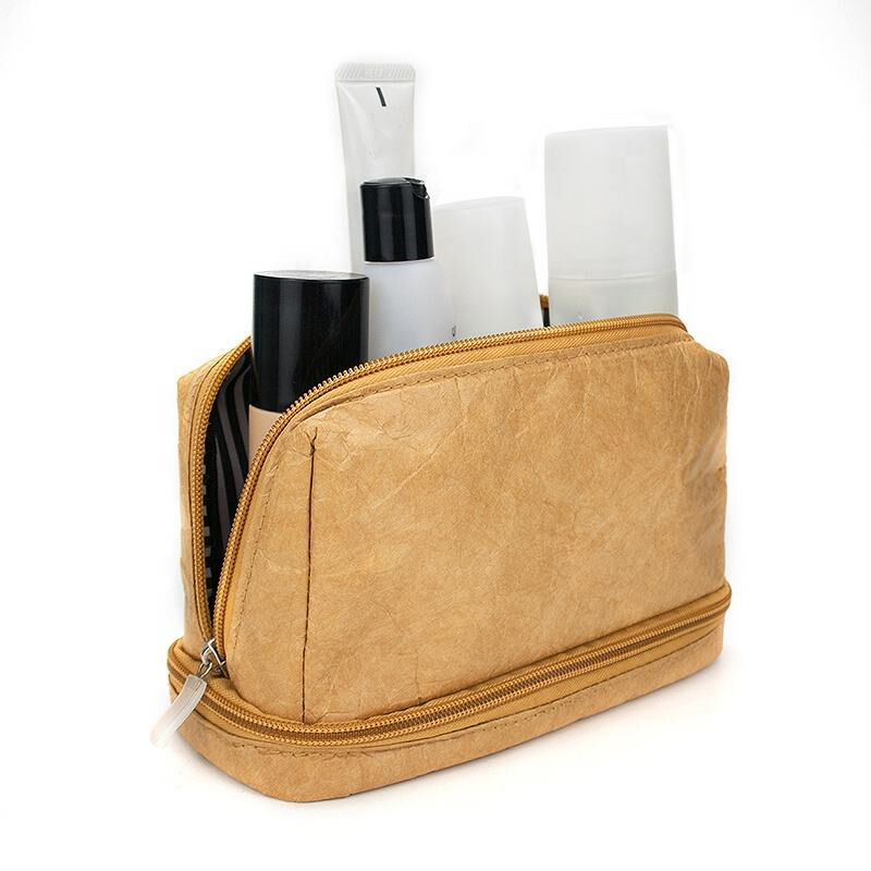 Upptäck det ultimata i lyx och funktionalitet med vår läderresväska för män