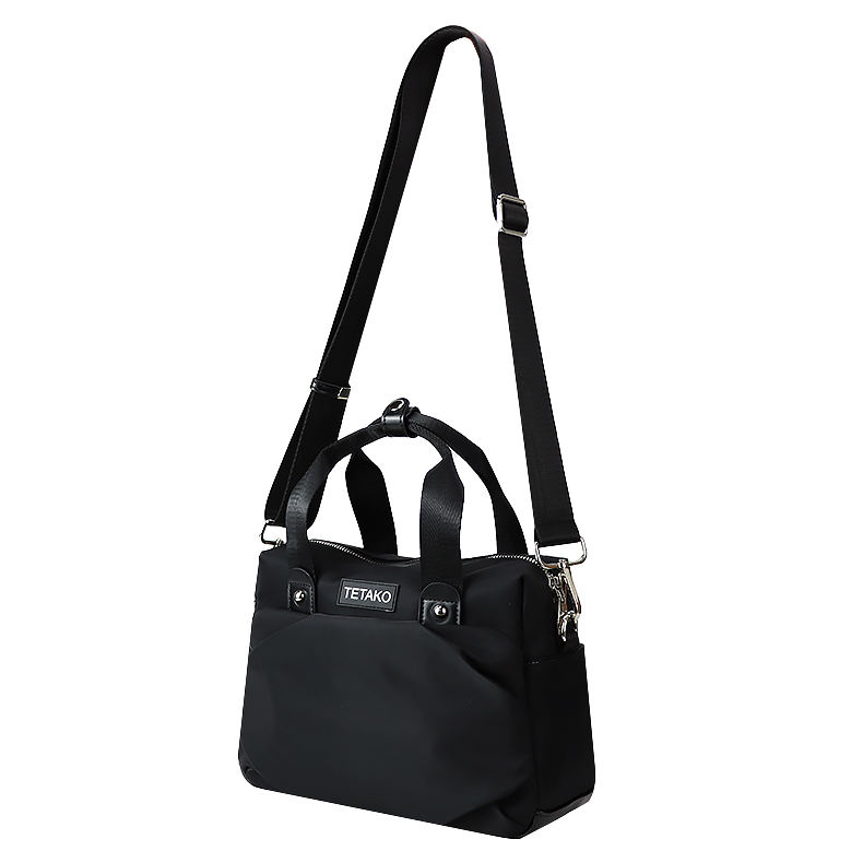 วิธีแต่งกระเป๋าสะพายข้างให้เหมาะกับทุกโอกาส