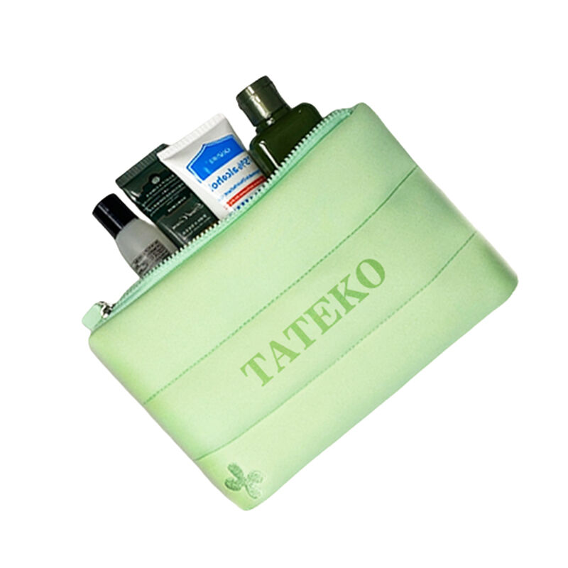 Tutustu erinomaisiin etuihin meidän nahasta valmistetusta ripustettavasta pesuainepussistamme