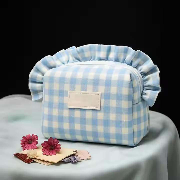 Durable Portable Polyester Quilted Travel Makeup Organizer Pouch Convenient Closure Zipper for Storage Cosmetic Bag
