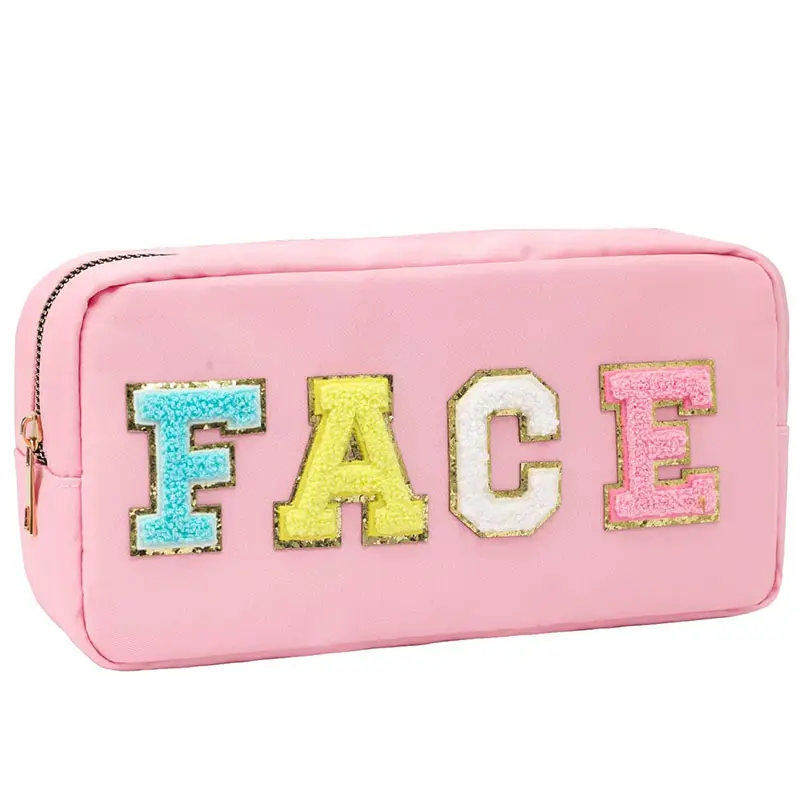 جودة وتصميم استثنائيان في تصنيع حقائب التجميل