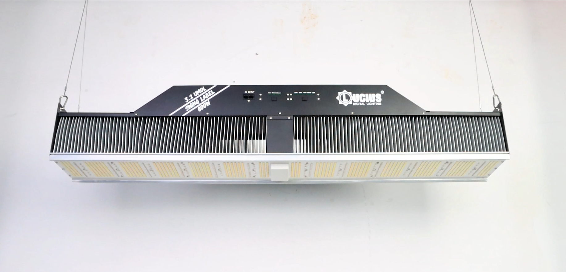 Tootab tõsiselt energiat meie 800W LED Kasvatussugavalgusel