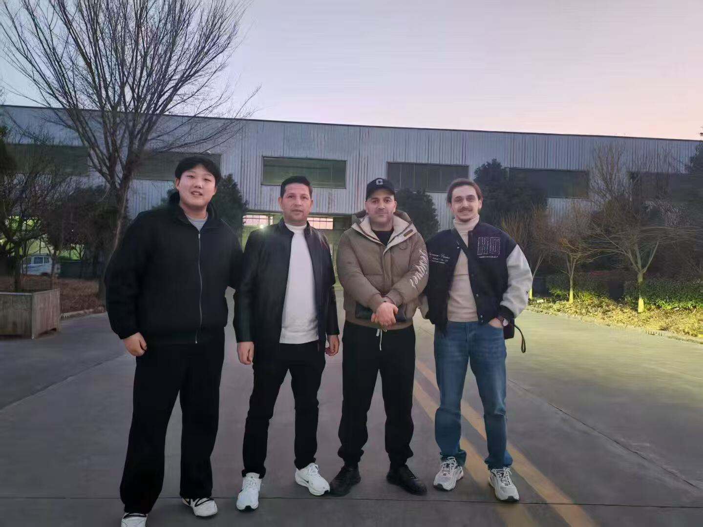 ハイセン、イラクの顧客を工場見学に歓迎