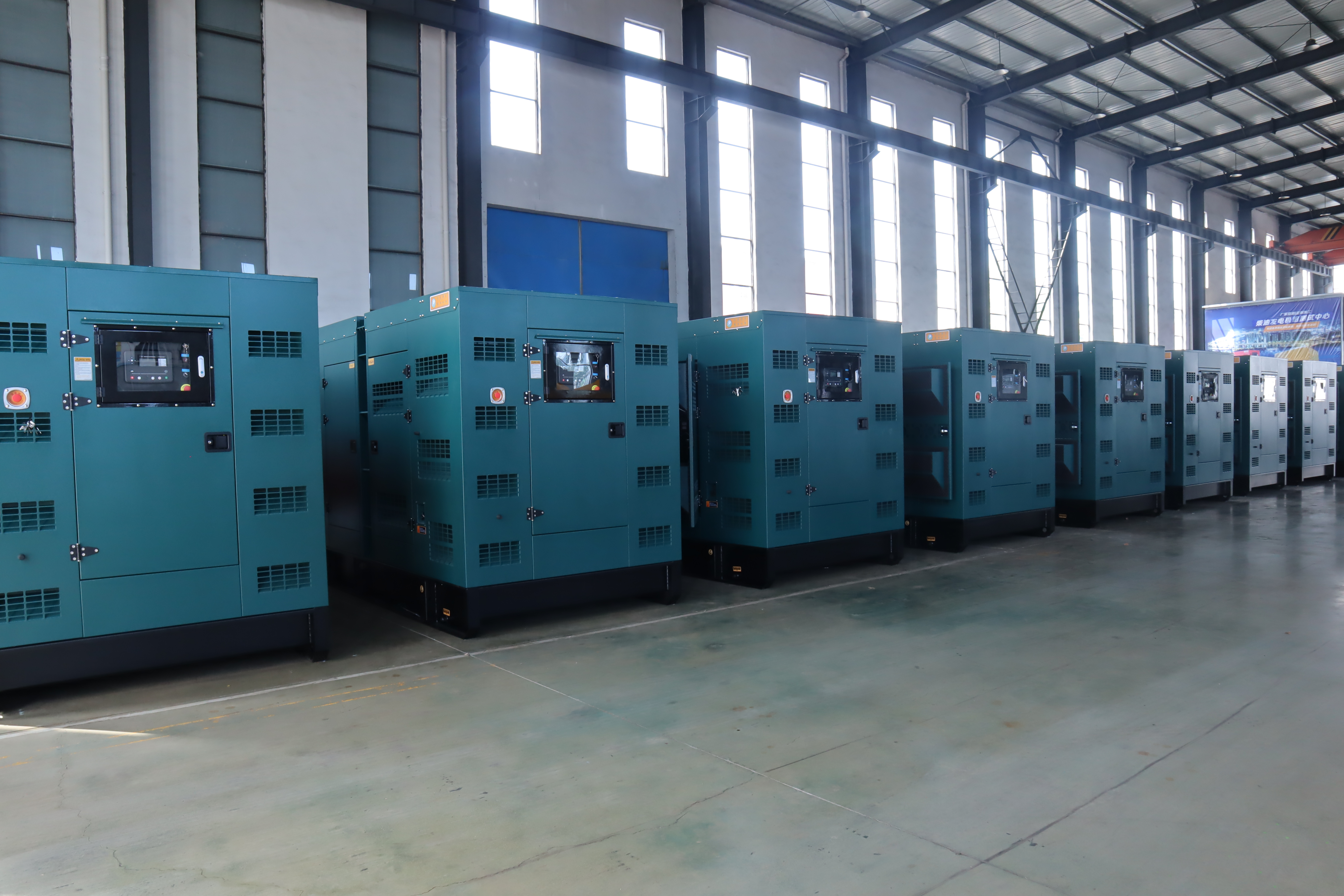 комплет паралелних генератора снаге 500KVA Cummins са алтернатором Stanford завршио је производњу