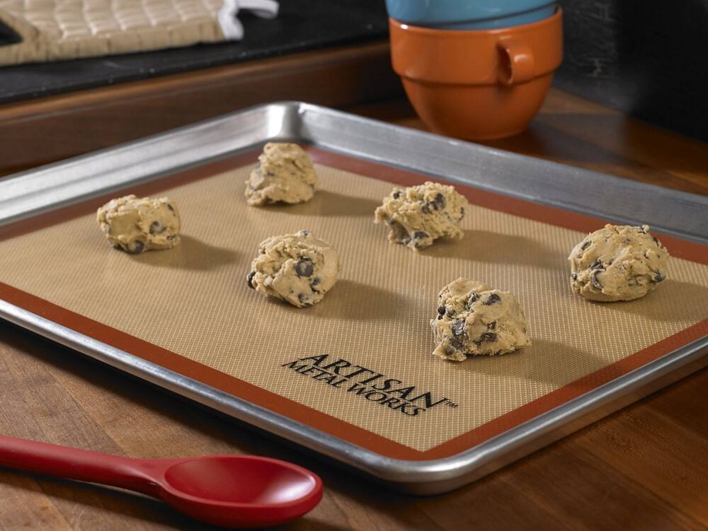 Common Usage Issues with Silicone Baking Mats and How to Solve Them