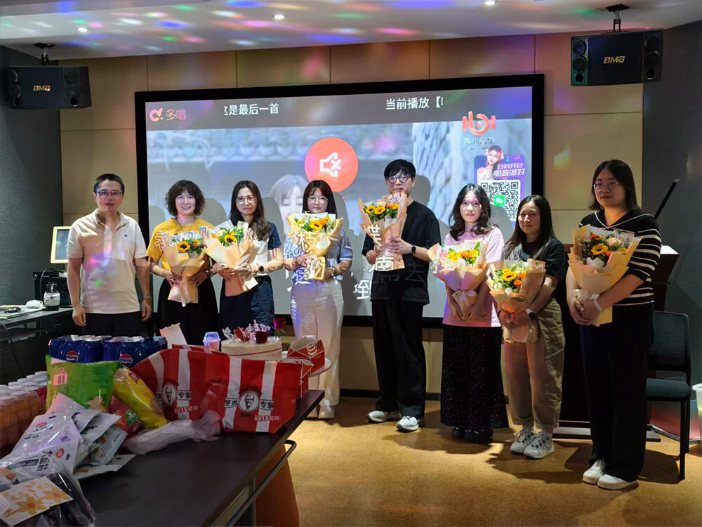 OKPRO Valentine's Day: Flowers at Work, Sweetness in Hearts