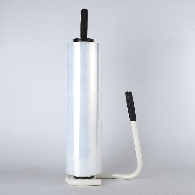 Moduri creative de a te bucura la maximum de folia plastică în bucătărie.