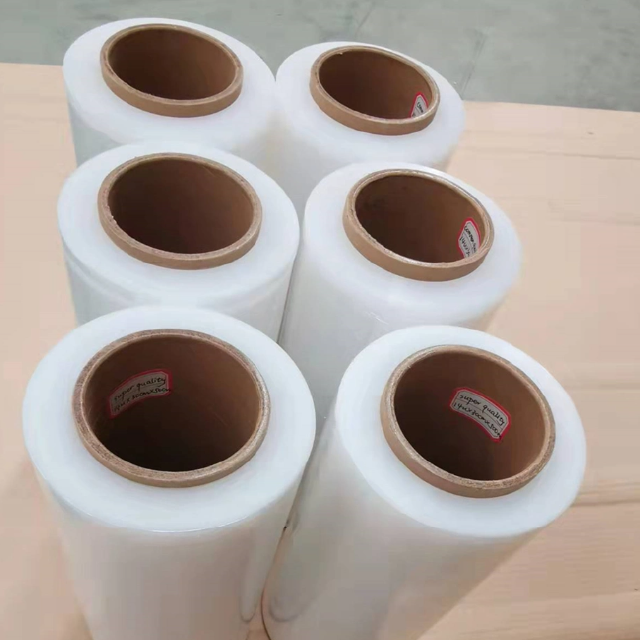 Tips for selecting the best plastic wrap for your microwave cooking needs