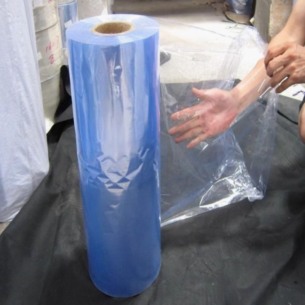 Sfaturi pentru a utiliza eficient filmul PVC care se strânge în aplicațiile de ambalare și împachetare.