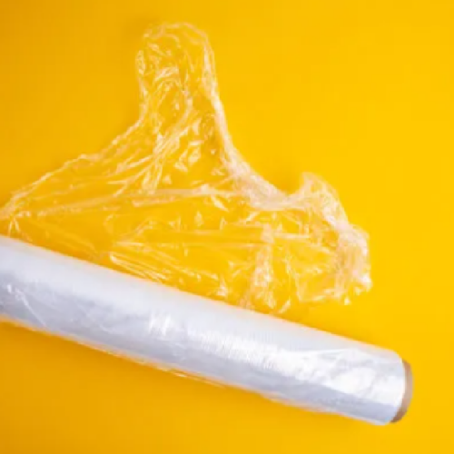 Protecting your meals from air and moisture with plastic wrap for food
