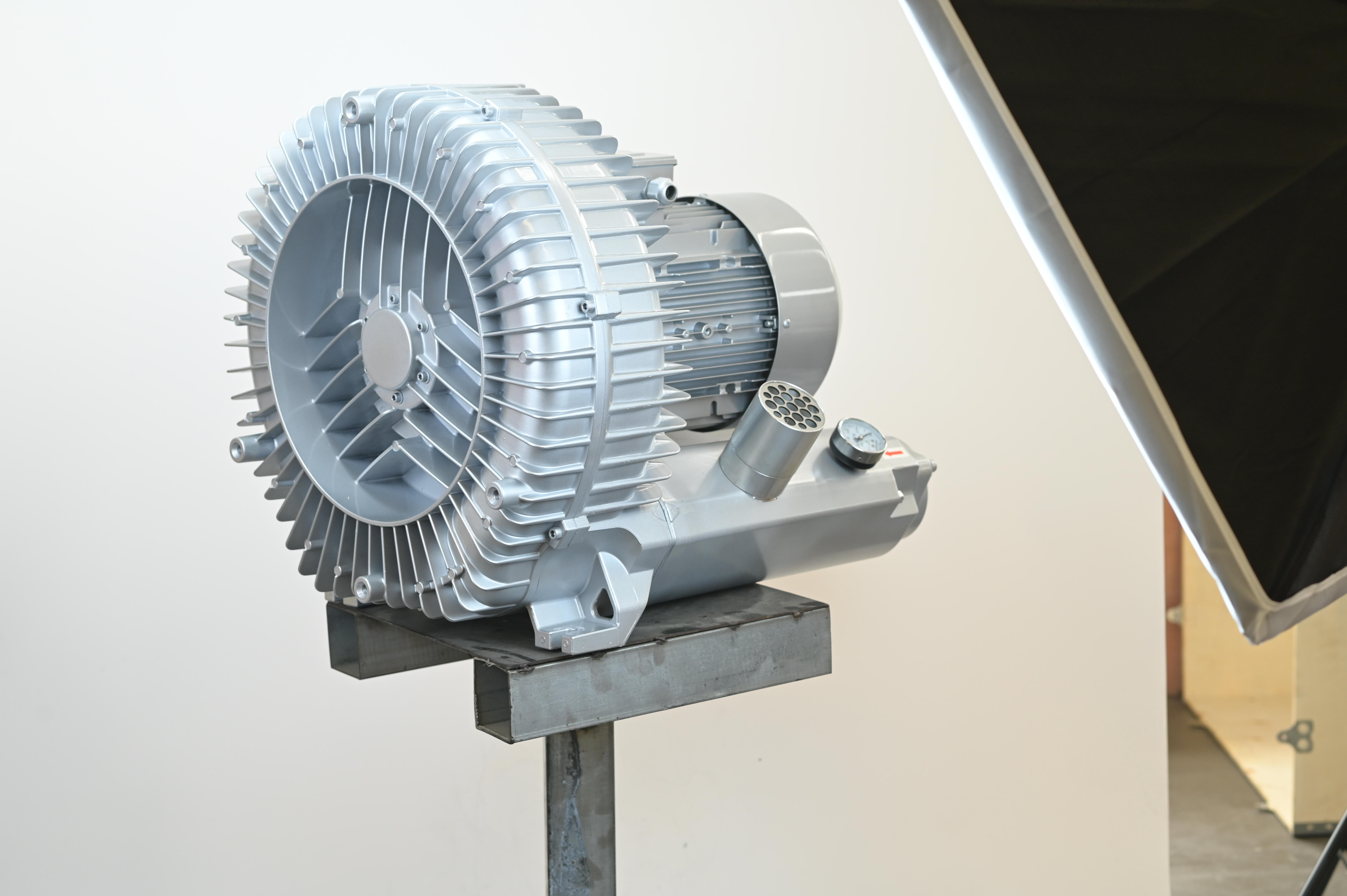 Why Are Side Channel Blowers Resistant to Dust and Debris in Woodworking Factories?