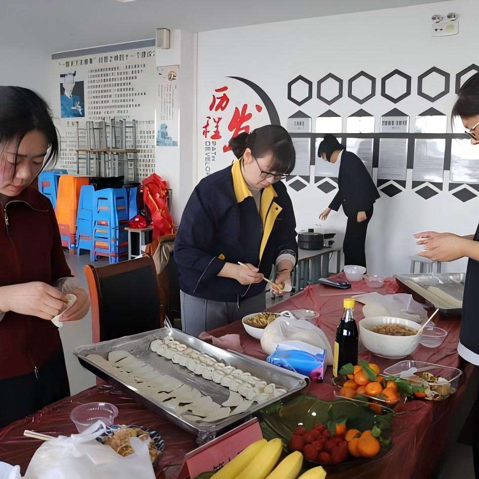 Ein Hauch von Tradition: OCANs Winter-Sonnenwende-Dumpling-Back-Veranstaltung