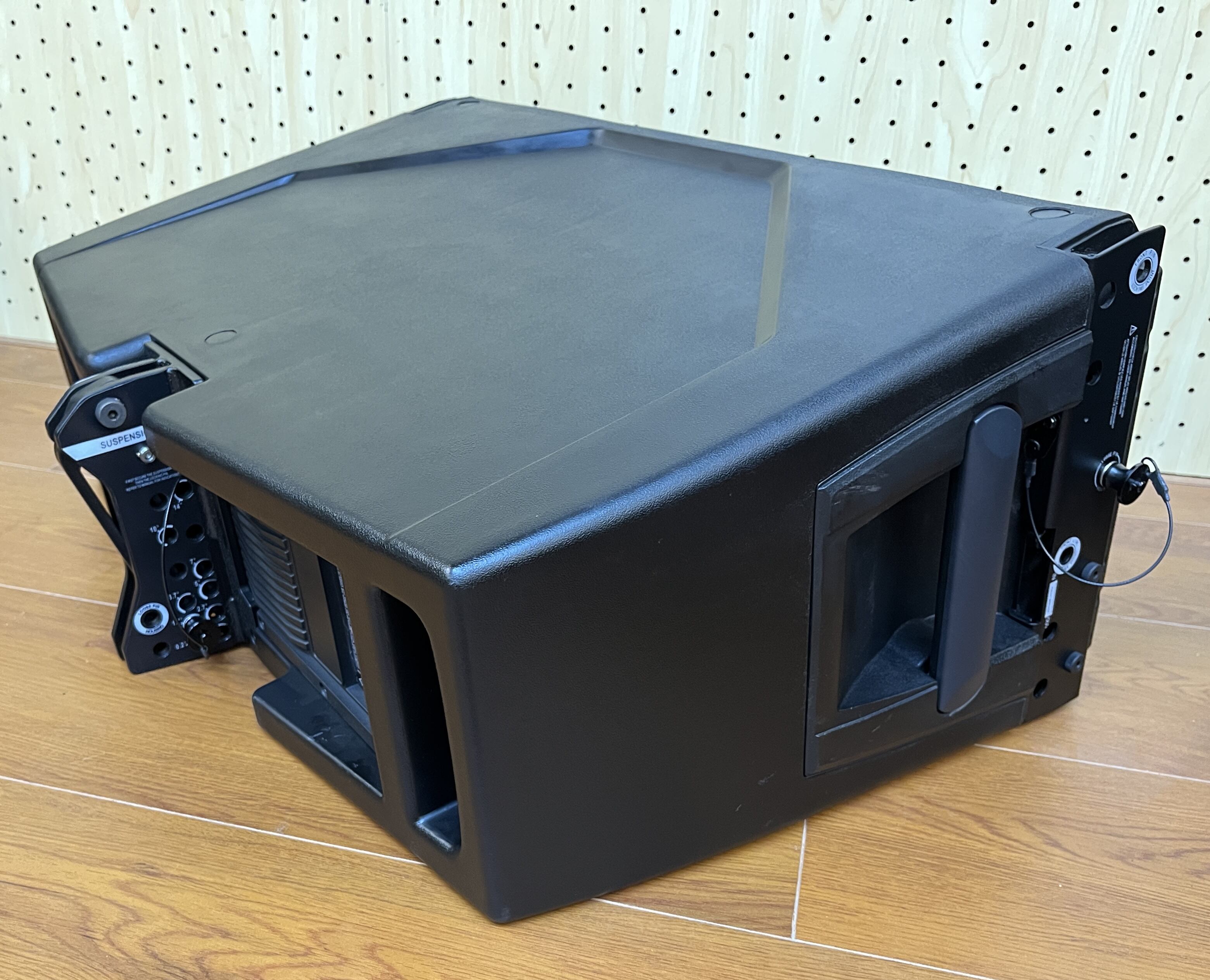 Line Array Sound System for Professional Event Sound Reinforcement and Large-Scale Venue Deployment