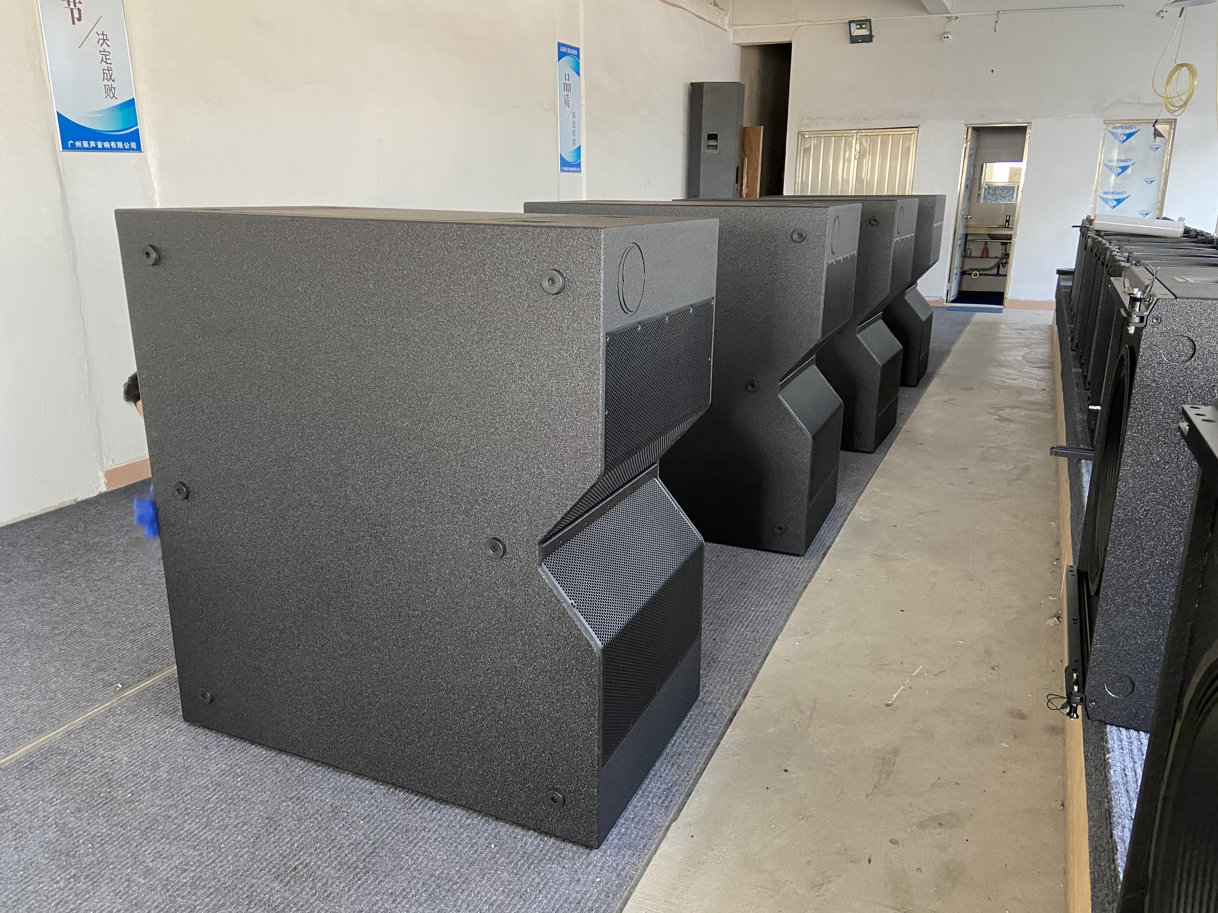 Hvordan velge en 21-tommers subwoofer for høyinnvirkende kommersiell lydapplikasjon i store lokaler