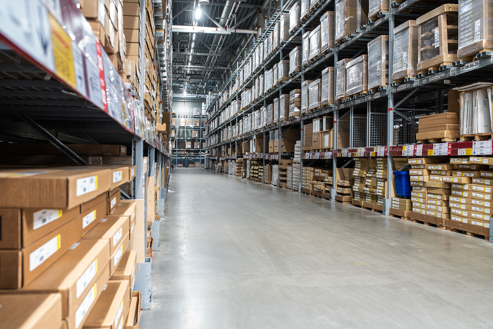 Logistics & Warehousing