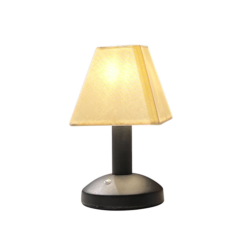 Akkujen toimittama lampa: Monipuolinen valaistuslähde