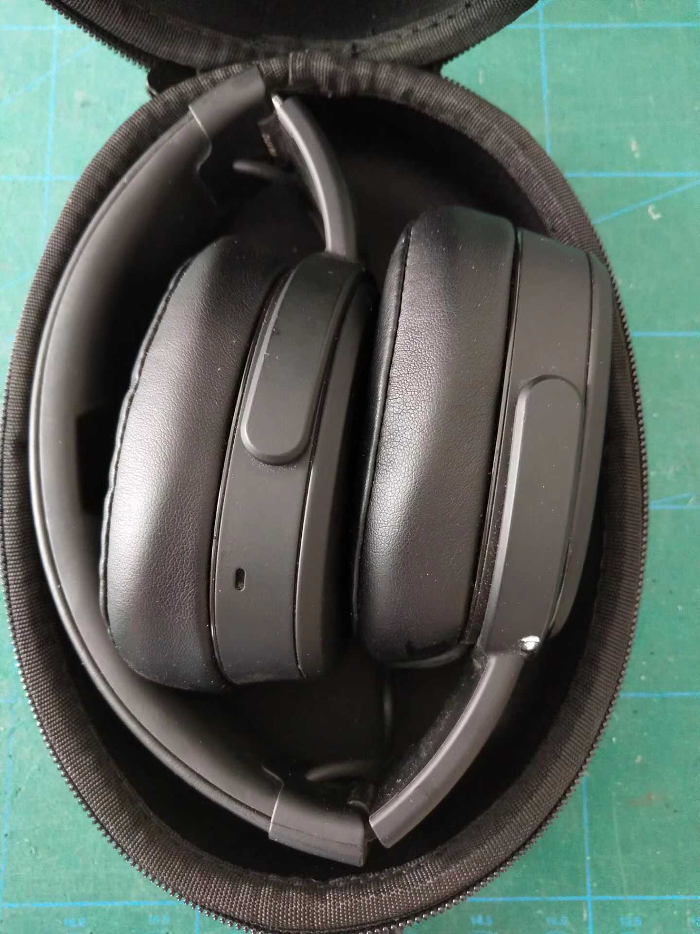 product factory price protective headphone case for wireless headphone accessories hard eva shell headphone carrying pouch-2