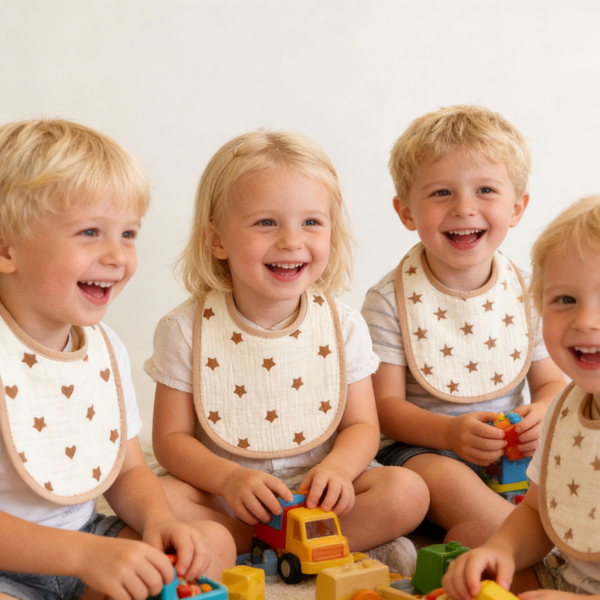 Comment commercialiser efficacement les bavoirs en coton blanc uni auprès des parents