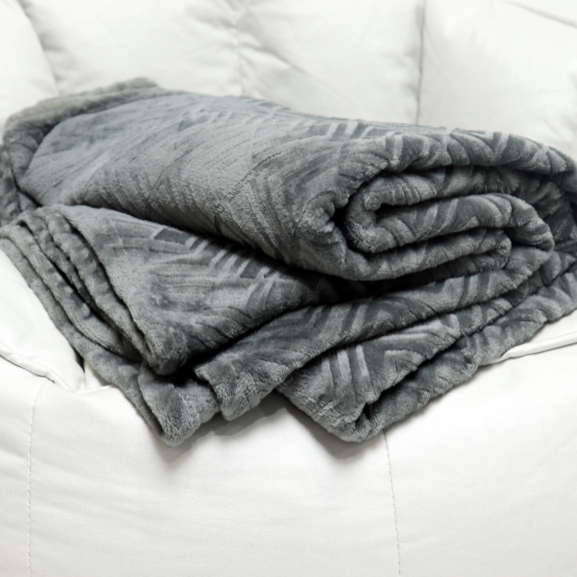Super Soft Flannel Fleece Throw Blanket Manta Lightweight Cozy Warm Plush Bed Blanket Single Side Brush Embossed Pattern Design