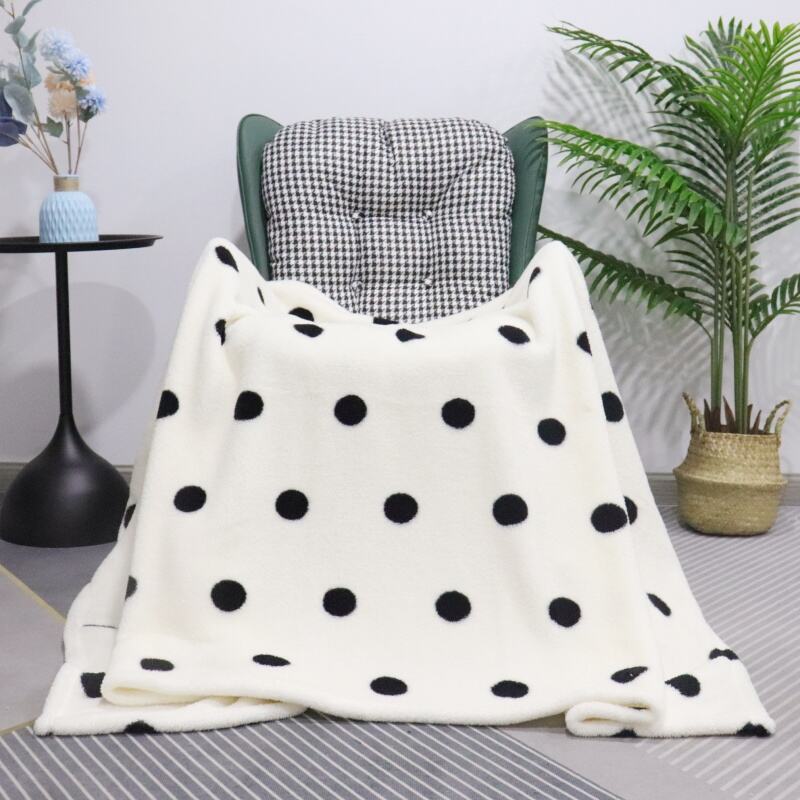 Black Dot With White Background Sherpa Blanket supplier