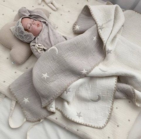 Blanket Buying Guide: Choosing the Right Blanket for Babies, Pets, and Seniors