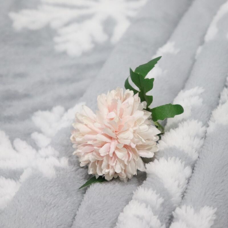 Snowflake Pattern Cationic Sherpa Fleece Blanket factory